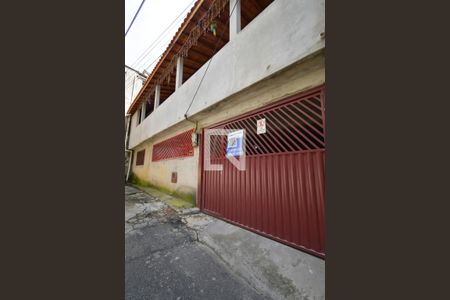 Casa à venda com 72m², 3 quartos e 1 vaga Casa à venda com 72m², 3 quartos e 1 vagaFachada