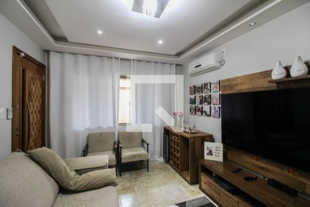 Sala de casa para alugar com 2 quartos, 145m² em Vila Marines, Nova Iguaçu