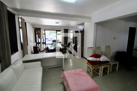 Sala de casa à venda com 4 quartos, 193m² em Vargem Grande, Rio de Janeiro