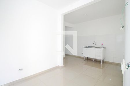 Sala e cozinha  de casa para alugar com 1 quarto, 45m² em Parque Pinheiros, Taboão da Serra