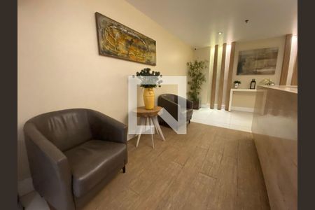 Apartamento à venda com 55m², 2 quartos e 1 vaga Apartamento à venda com 55m², 2 quartos e 1 vagaHall