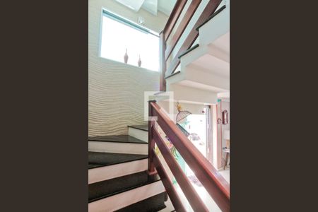 Escada de casa para alugar com 3 quartos, 250m² em Jardim Pirituba, São Paulo