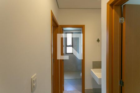 Corredor de apartamento à venda com 2 quartos, 170m² em Funcionários, Belo Horizonte