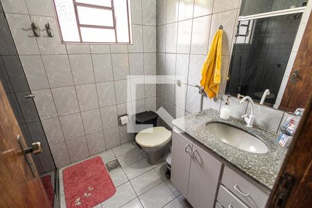 Banheiro da suíte de casa à venda com 6 quartos, 290m² em Mangueiras, Belo Horizonte