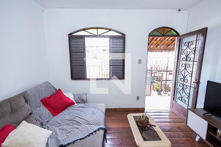 Sala de casa à venda com 6 quartos, 290m² em Mangueiras, Belo Horizonte