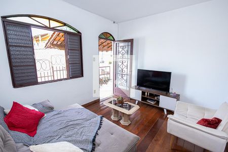 Sala de casa à venda com 6 quartos, 290m² em Mangueiras, Belo Horizonte