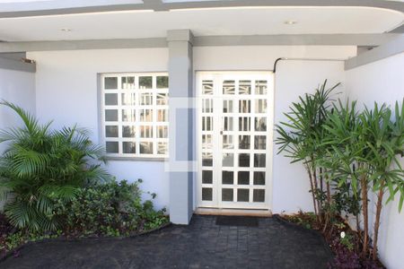 Apartamento para alugar com 106m², 3 quartos e 2 vagas Apartamento para alugar com 106m², 3 quartos e 2 vagasEntrada