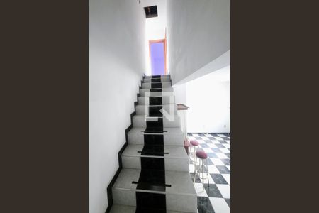 Escada de casa para alugar com 2 quartos, 250m² em Jardim Nova Ipanema, Sorocaba