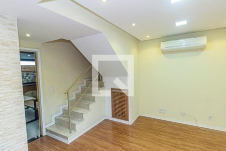 Sala de casa para alugar com 2 quartos, 85m² em Cascadura, Rio de Janeiro