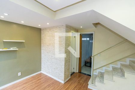 Sala de casa para alugar com 2 quartos, 85m² em Cascadura, Rio de Janeiro