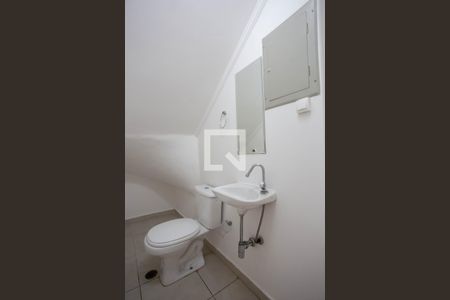 Lavabo de casa para alugar com 3 quartos, 98m² em Vila Santo Estefano, São Paulo