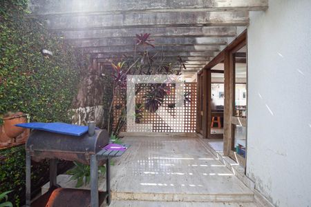 Jardim de inverno  de casa para alugar com 7 quartos, 294m² em Braúnas, Belo Horizonte