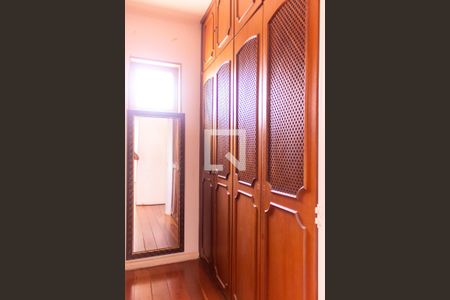 Quarto 1  - Closet de casa para alugar com 4 quartos, 280m² em Jardim Irajá, Ribeirão Preto