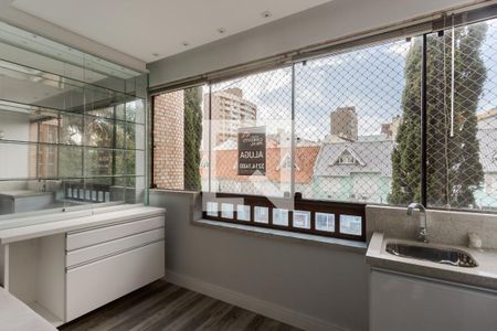 Sala de apartamento para alugar com 2 quartos, 90m² em Jardim Itu Sabará, Porto Alegre