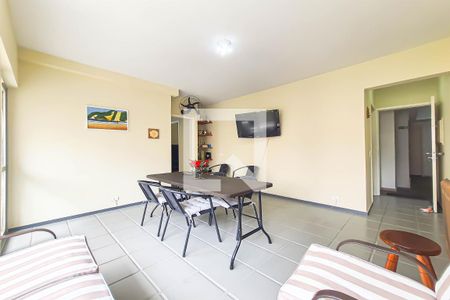 Sala de TV de apartamento para alugar com 3 quartos, 80m² em Jardim Tejereba, Guarujá