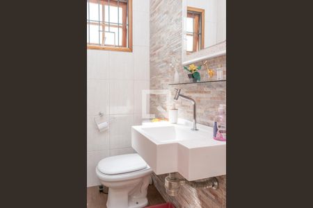 Casa à venda com 160m², 3 quartos e 2 vagas Casa à venda com 160m², 3 quartos e 2 vagasLavabo