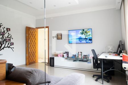 Sala de casa à venda com 3 quartos, 250m² em Vila Santa Maria, São Paulo
