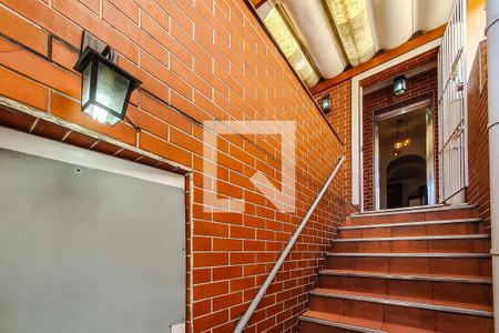 Entrada Escada de casa à venda com 3 quartos, 120m² em Vila Monumento, São Paulo