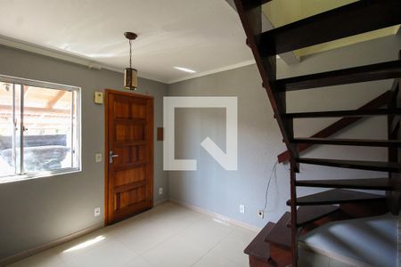 Sala de casa de condomínio para alugar com 2 quartos, 100m² em Santa Cecília, Viamão