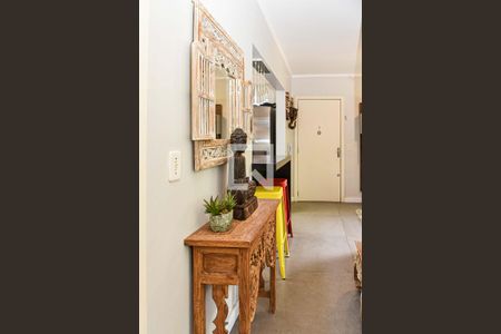 Corredor de apartamento para alugar com 2 quartos, 70m² em Higienópolis, Porto Alegre