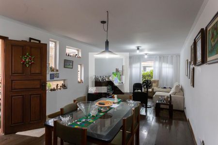 Sala de casa à venda com 3 quartos, 220m² em Vila Gumercindo, São Paulo