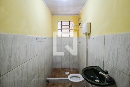 Banheiro de casa para alugar com 1 quarto, 55m² em Centro, Nilópolis