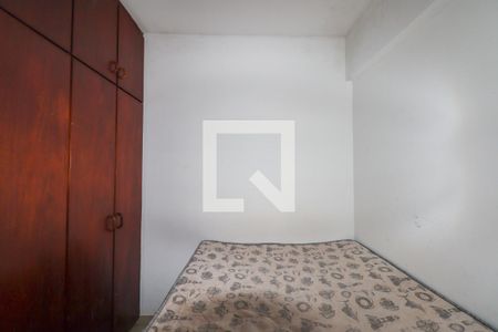 Quarto 1 de apartamento para alugar com 1 quarto, 30m² em Cristo Rei, Curitiba