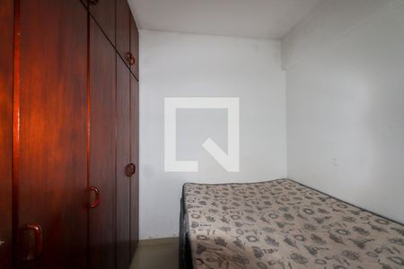 Quarto 1 de apartamento para alugar com 1 quarto, 30m² em Cristo Rei, Curitiba