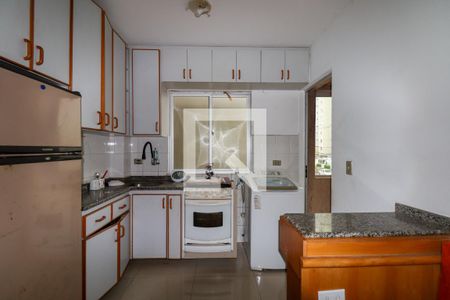 Sala/Cozinha de apartamento para alugar com 1 quarto, 30m² em Cristo Rei, Curitiba