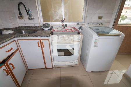 Sala/Cozinha de apartamento para alugar com 1 quarto, 30m² em Cristo Rei, Curitiba