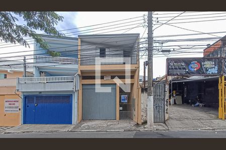 Fachada de casa à venda com 5 quartos, 250m² em Santo Antônio, Osasco