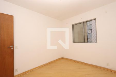 Quarto 1 de apartamento para alugar com 3 quartos, 60m² em Vila Ivone, São Paulo