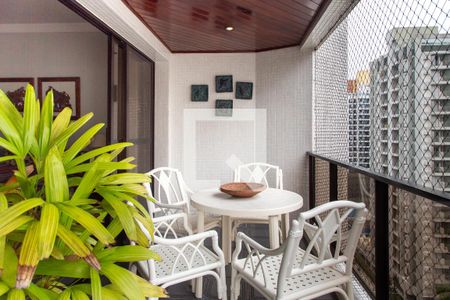 Varanda de apartamento para alugar com 3 quartos, 110m² em Centro, Guarujá