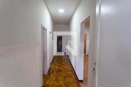 Corredor de casa à venda com 5 quartos, 300m² em Pompéia, Belo Horizonte