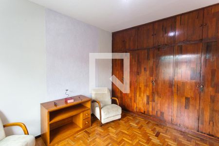Quarto 1 de casa à venda com 5 quartos, 300m² em Pompéia, Belo Horizonte