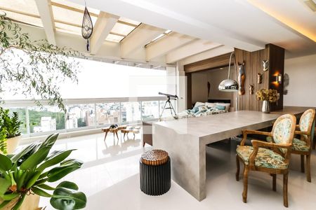 Apartamento à venda com 473m², 3 quartos e 5 vagas Apartamento à venda com 473m², 3 quartos e 5 vagasÁrea de Lazer