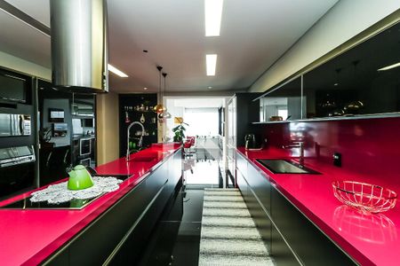 Apartamento à venda com 473m², 3 quartos e 5 vagas Apartamento à venda com 473m², 3 quartos e 5 vagasCozinha