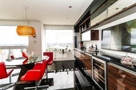 Apartamento à venda com 473m², 3 quartos e 5 vagas Apartamento à venda com 473m², 3 quartos e 5 vagasVaranda