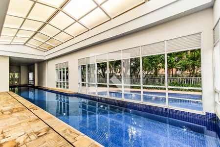 Apartamento à venda com 473m², 3 quartos e 5 vagas Apartamento à venda com 473m², 3 quartos e 5 vagasÁrea Comum - Piscina Coberta