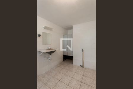 Banheiro de apartamento para alugar com 1 quarto, 36m² em Vila Ipiranga, Porto Alegre