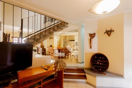 Sala  de casa à venda com 4 quartos, 280m² em Vila Camilópolis, Santo André