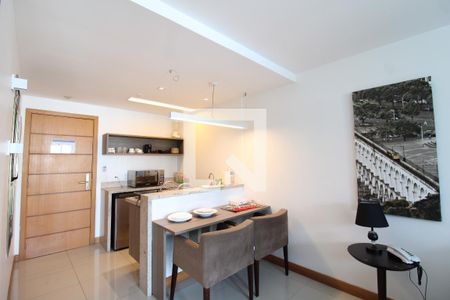 Sala / Cozinha de kitnet/studio para alugar com 1 quarto, 37m² em Jacarepaguá, Rio de Janeiro