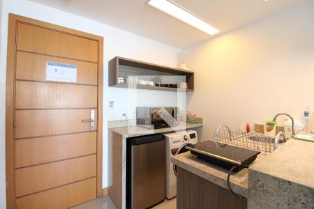 Sala / Cozinha de kitnet/studio para alugar com 1 quarto, 37m² em Jacarepaguá, Rio de Janeiro