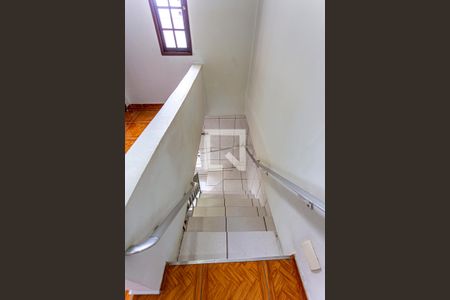 Escada Dormitórios de casa à venda com 3 quartos, 169m² em Cidade São Jorge, Santo André