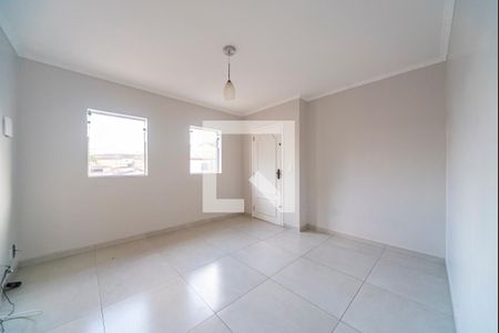 Sala de casa à venda com 2 quartos, 130m² em Jardim Silvana, Santo André