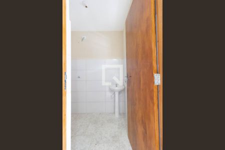 Banheiro de apartamento para alugar com 1 quarto, 40m² em Parque Ramos Freitas, São Paulo