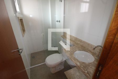 Banheiro de apartamento para alugar com 1 quarto, 28m² em Vila Alpina, São Paulo