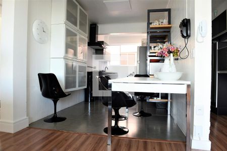 Cozinha de apartamento à venda com 2 quartos, 70m² em Harmonia, Canoas