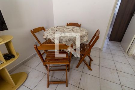 Detalhe da sala de apartamento para alugar com 1 quarto, 40m² em Canto do Forte, Praia Grande