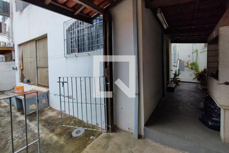 Quintal fundos de casa à venda com 5 quartos, 280m² em Jardim Leonor, Campinas